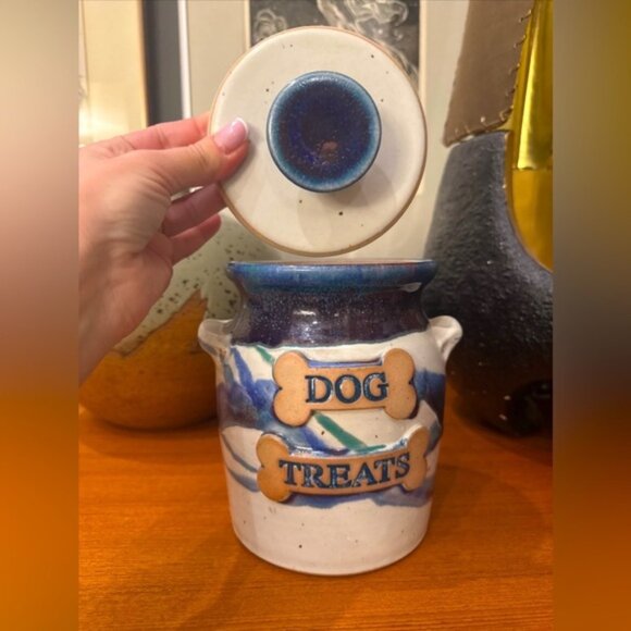 VTG Whitefish Pottery Stoneware Crock Montana Dog Treats Jug W Lid Handmade - Picture 1 of 13